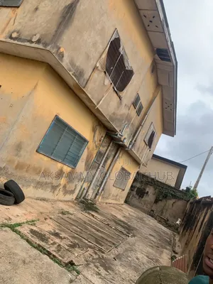 12bdrm Block of Flats in Orogun, Ibadan for sale