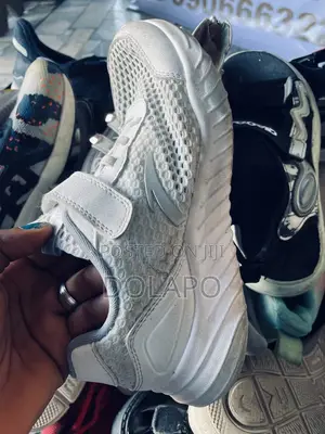 Newly Opened Mixed Thrift Shoes