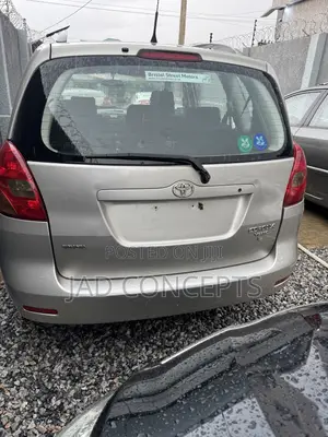 Toyota Corolla Verso 2004 Silver