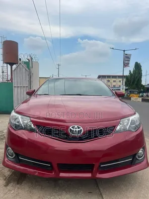 Toyota Camry SE 4dr Sedan (2.5L 4cyl 6A) 2013 Red