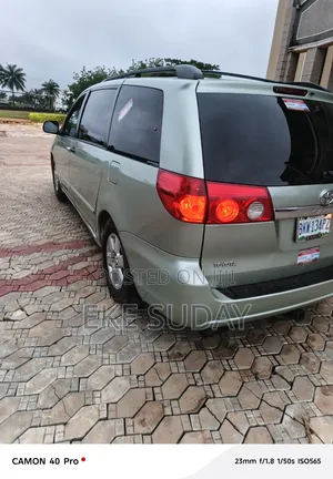 Toyota Sienna 2007 Beige