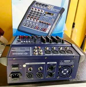 Yamaha Pmx402d-Usb Powered Mixer Amplifier