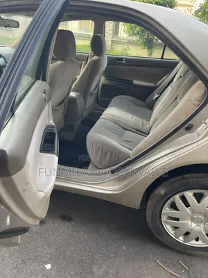 Toyota Camry 2.4 GLi Automatic 2006 Gold