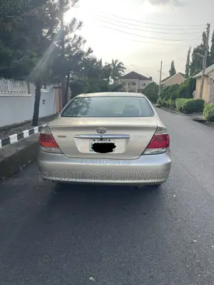 Toyota Camry 2.4 GLi Automatic 2006 Gold