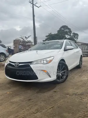 Toyota Camry XSE 4dr Sedan (2.5L 4cyl 6A) 2017 White