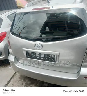 Toyota Avensis Verso 2006 Silver