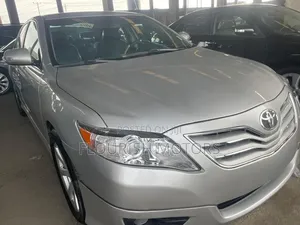 Toyota Camry SE V6 4dr Sedan (3.5L 6cyl 6AM) 2010 Silver