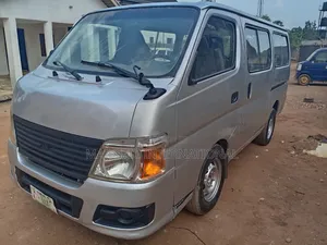 Nissan Caravan (Urvan) 2009 Silver