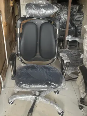 Kidney Swivel Chair