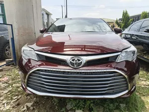 Toyota Avalon XLE Premium Sedan FWD (3.5L 6cyl 6A) 2013 Red