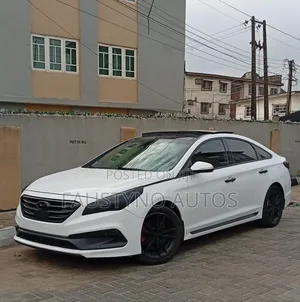 Hyundai Sonata Sport 2.0T Sedan FWD (2.0L 4cyl 6A) 2017 White