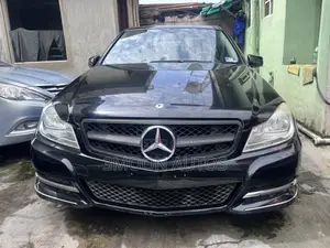 Mercedes-Benz C300 Luxury 4Matic Sedan AWD (3.5L 6cyl 7A) 2013 Black
