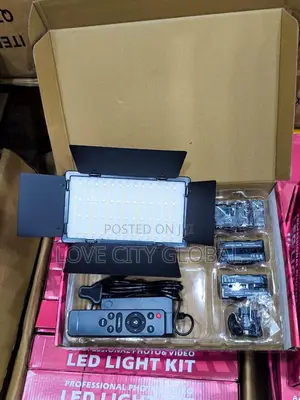 Led 600 RGB Professional Photo Video Led Light Kit Battery Stand