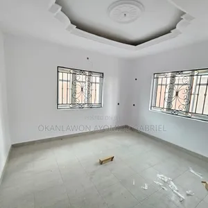 6bdrm Duplex in Hoshen Estate, Alakia for rent