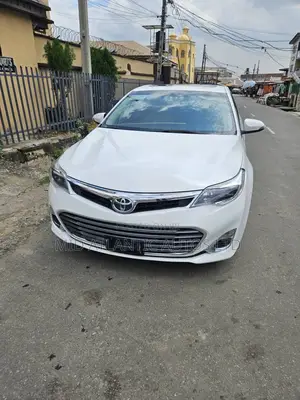 Toyota Avalon XLE 4dr Sedan (3.5L 6cyl 6A) 2014 White