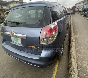 Toyota Matrix XR Hatchback FWD (1.8L 4cyl 4A) 2007 Blue