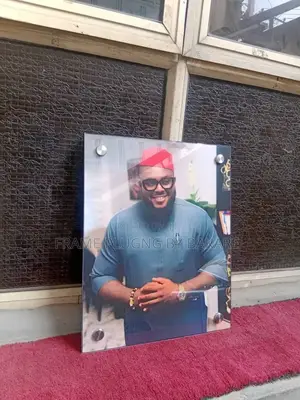 Borderless Frame With Glass