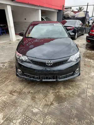 Toyota Camry SE 4dr Sedan (2.5L 4cyl 6A) 2012 Blue