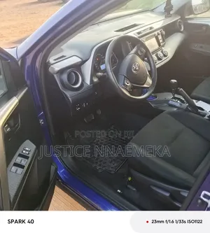 Toyota RAV4 2016 Blue
