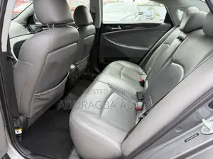 Hyundai Sonata Limited 2.0T Sedan (2.0L 4cyl 6A) 2013 Gray