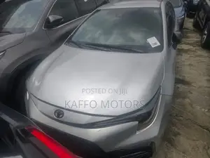 Toyota Corolla SE 2022 Silver