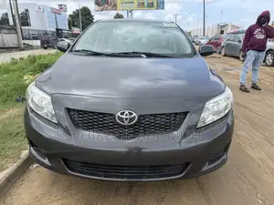 Toyota Corolla LE 4dr Sedan (1.8L 4cyl 4A) 2010 Black