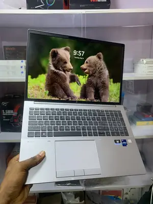 Laptop HP ZBook Firefly 16inch G9 32GB Intel Core i7 SSD 1T