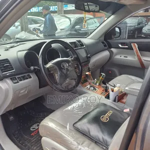 Toyota Highlander 2011 Gray