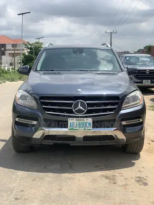 Mercedes-Benz M Class ML350 4MATIC 4dr SUV AWD (3.5L 6cyl 7A) 2014 Gray