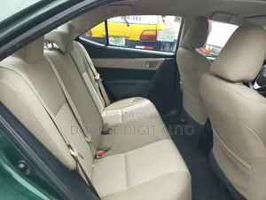 Toyota Corolla 2015 Green
