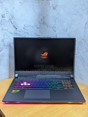 Laptop Asus ROG Strix G17 16GB AMD Ryzen 9 SSD 1T