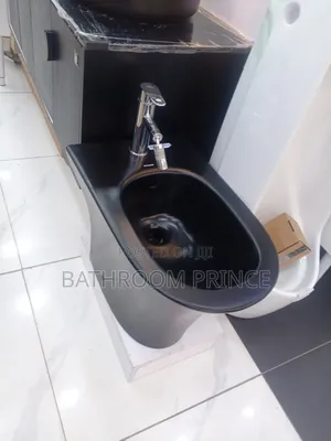 Round Black Uk Urinary Bidet