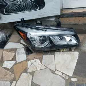 Head Light Qx 80 2018