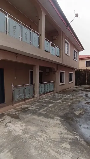 10bdrm Block of Flats in Ipaja / Ipaja for sale