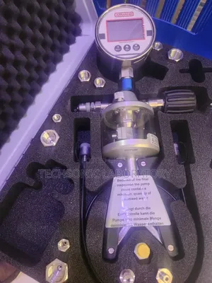 Armano Digital Calibration Pressure Gauge