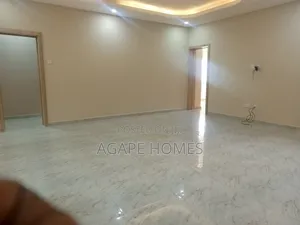Serviced Very Good 3 Bedroom en Suite Flat for a Corporate Office Use