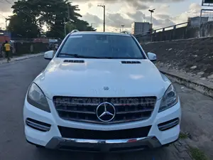 Mercedes-Benz M Class ML350 4dr SUV (3.5L 6cyl 7A) 2014 White