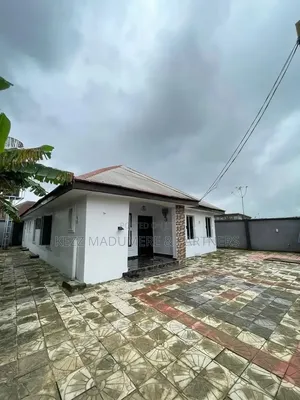 4bdrm Bungalow in Eliozu Eneka Link for sale
