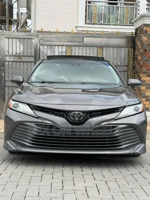 Toyota Camry 2018 Gray