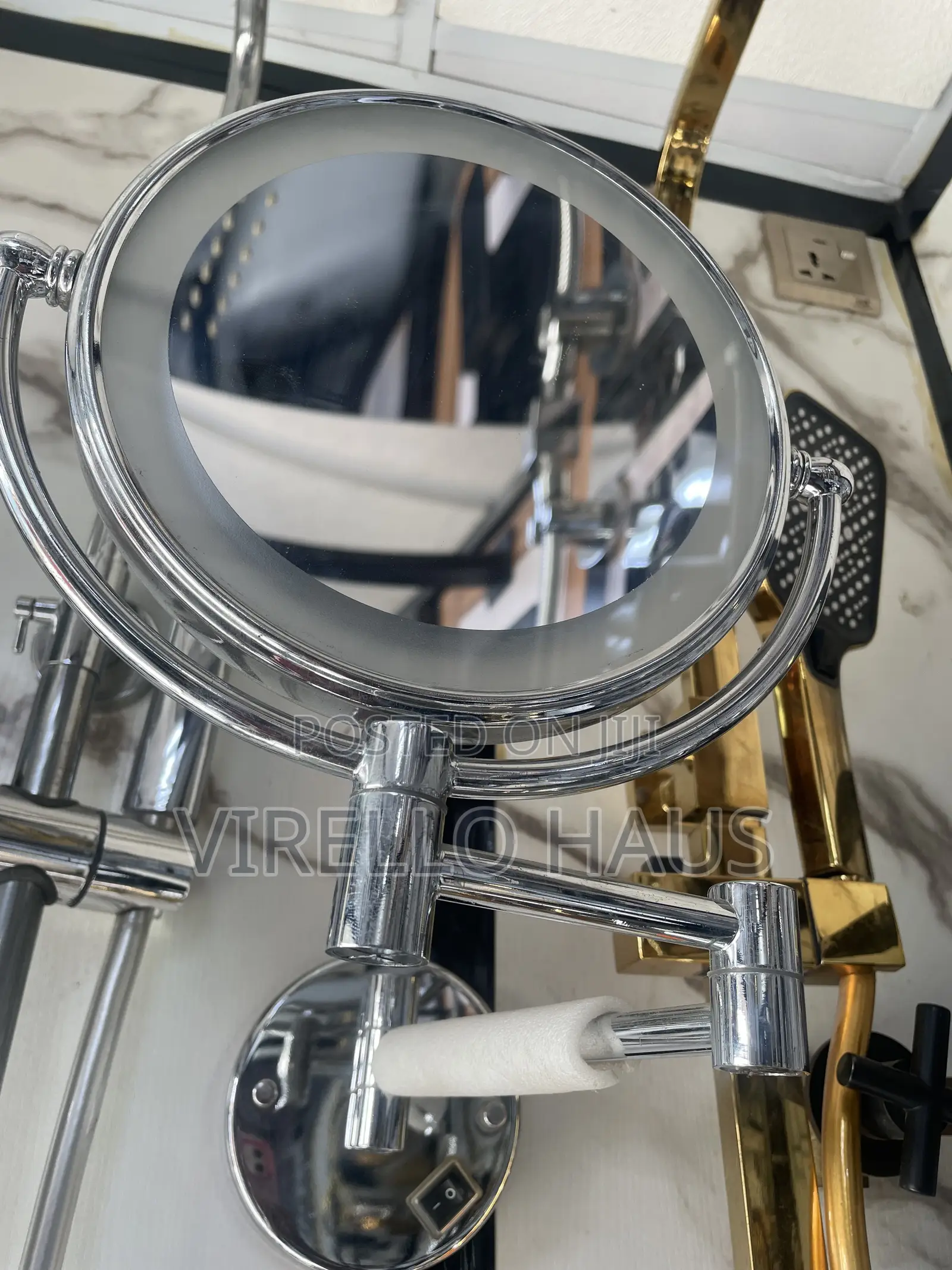 Magnifying Mirror