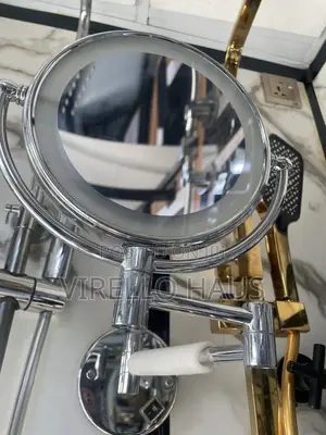 Magnifying Mirror