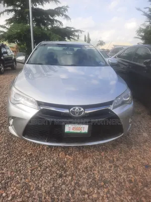 Toyota Camry SE 4dr Sedan (2.5L 4cyl 6A) 2017 Silver