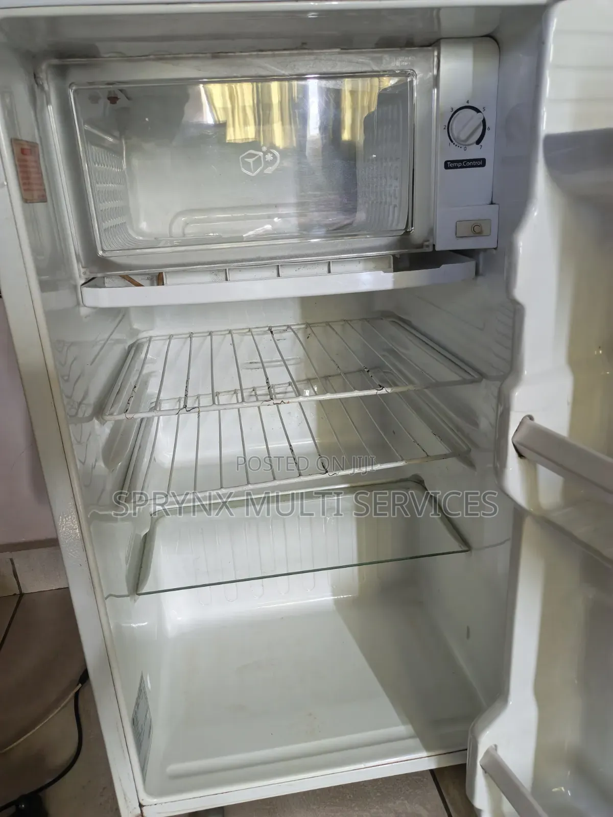 Refrigerator