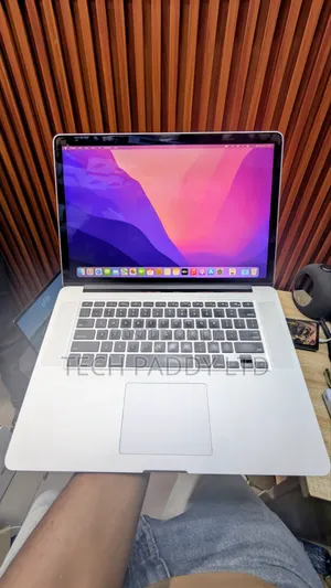Laptop Apple MacBook Pro 2015 16GB Intel Core i7 SSD 512GB