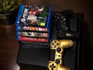 Play Station 4 With Two Pad