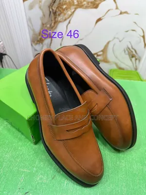 Men Cooperate Shoe