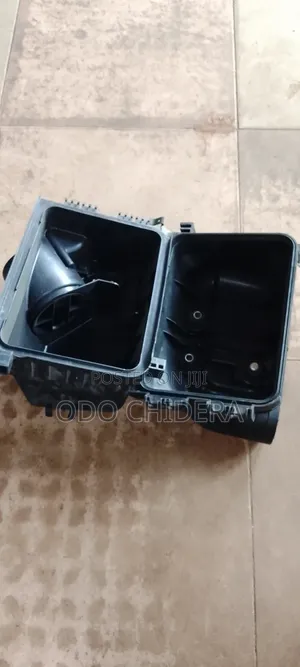 Air Cleaner Avensis