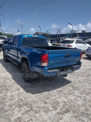 Toyota Tacoma 2018 Blue