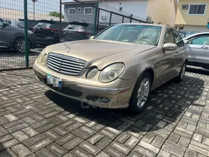 Mercedes-Benz E320 2004 Gold