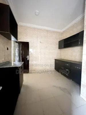 3bdrm Block of Flats in Wuye for rent